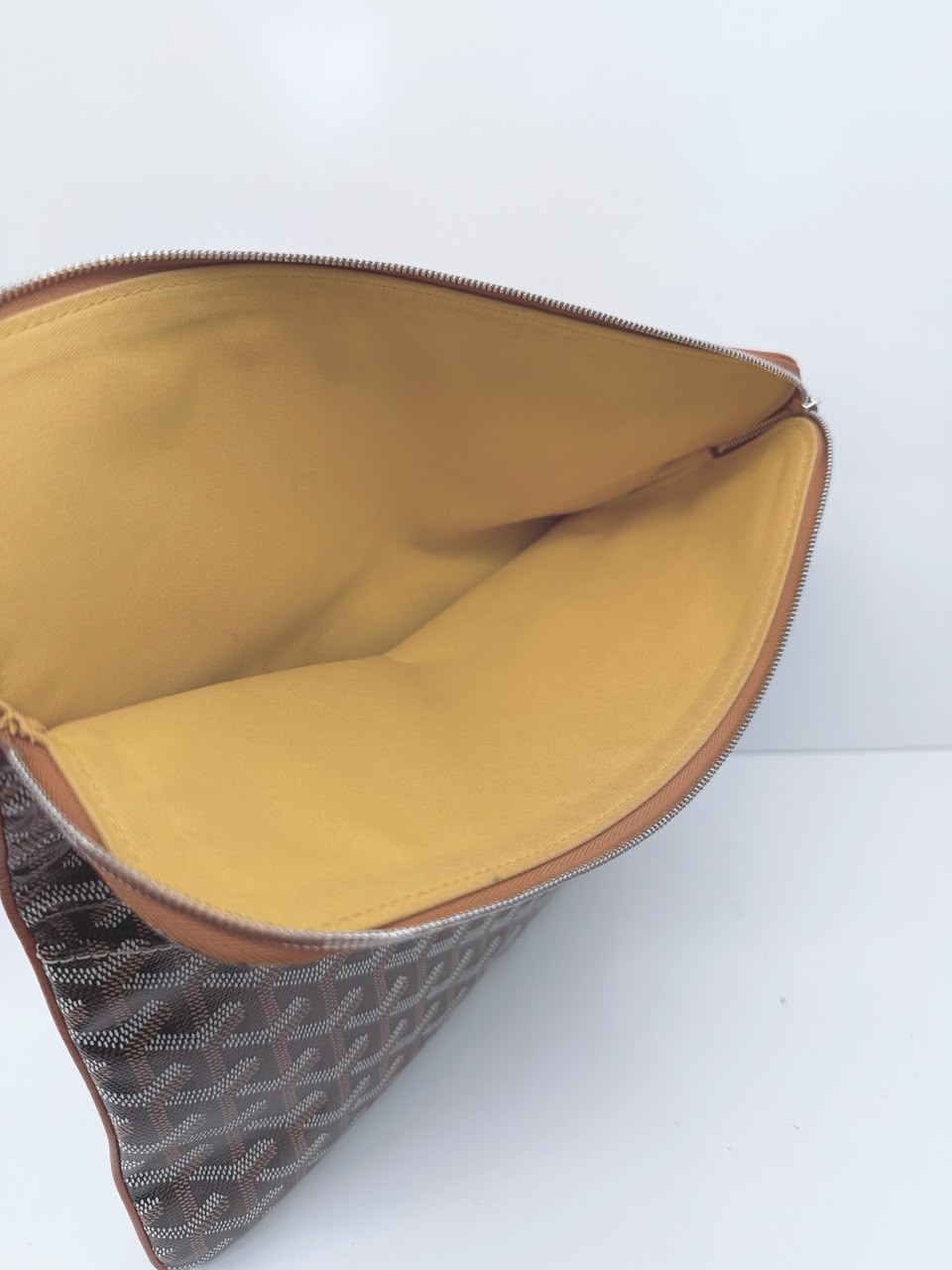 BROWN GOYARDINE COATED CANVAS SOFT LEATHER SAINTE MARIE MM CLUTCH