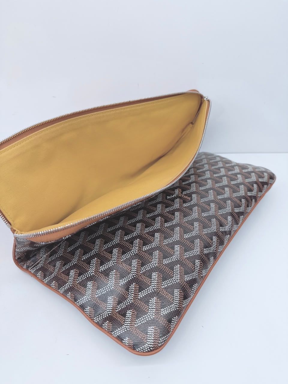 BROWN GOYARDINE COATED CANVAS SOFT LEATHER SAINTE MARIE MM CLUTCH