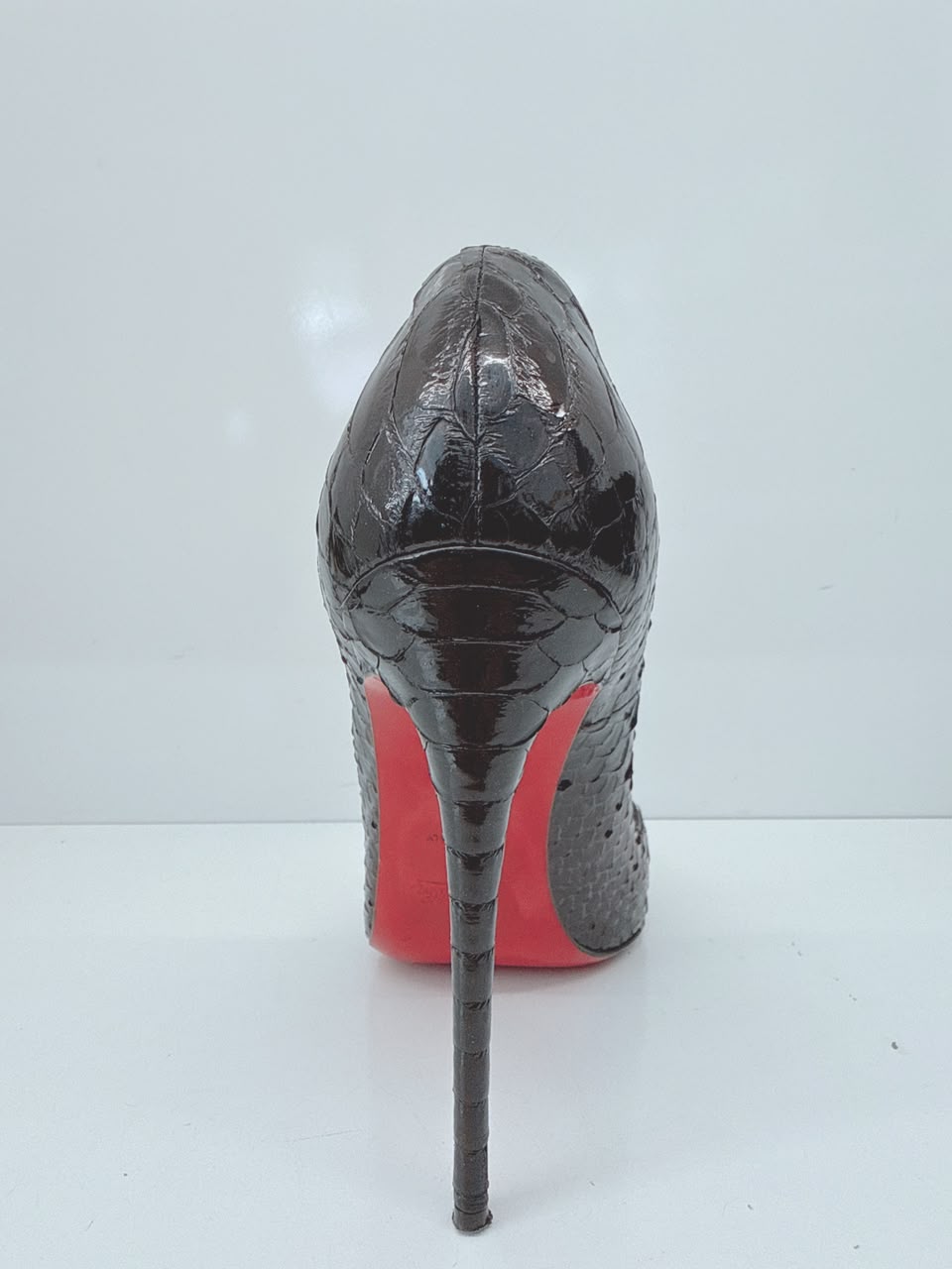 BLACK PYTHON LEATHER SO KATE PUMPS 39