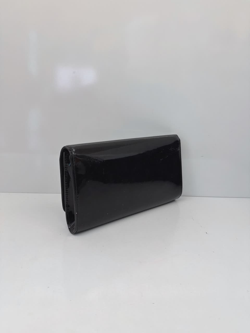 BLACK VERNIS LOUISE CLUTCH
