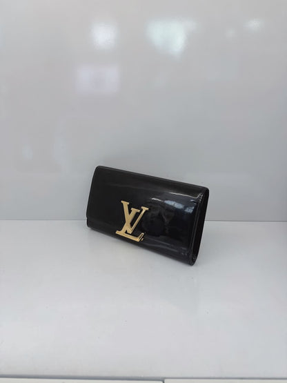 BLACK VERNIS LOUISE CLUTCH