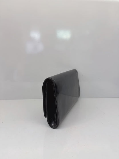 BLACK VERNIS LOUISE CLUTCH