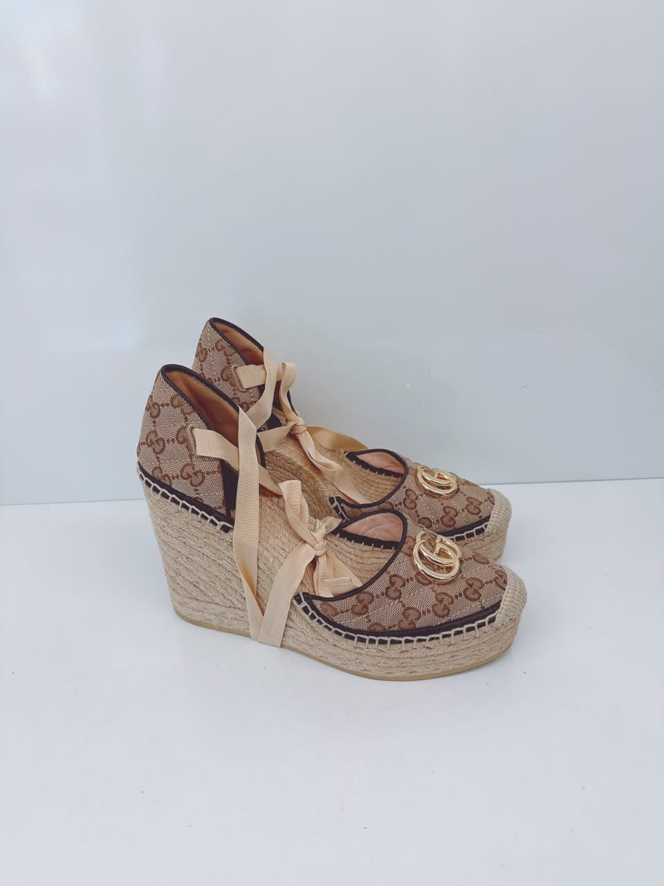 BROWN BEIGE GG CANVAS PILAR ANKLE TIE ESPADRILLE WEDGE PUMPS 40