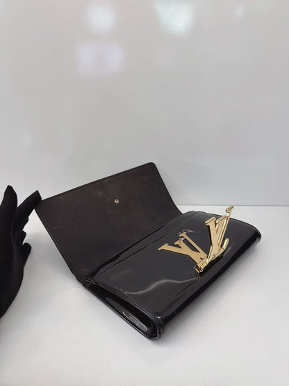 BLACK VERNIS LOUISE CLUTCH