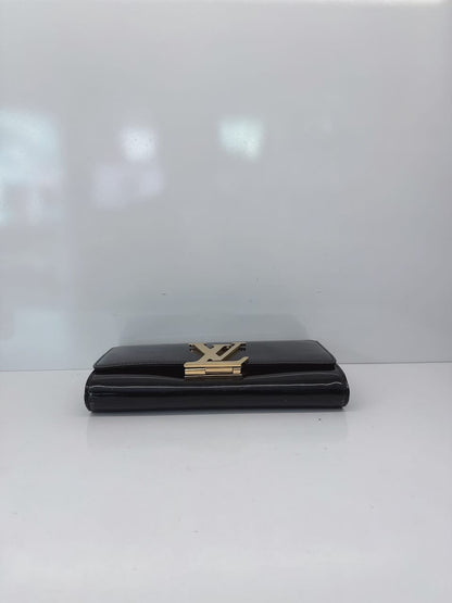 BLACK VERNIS LOUISE CLUTCH