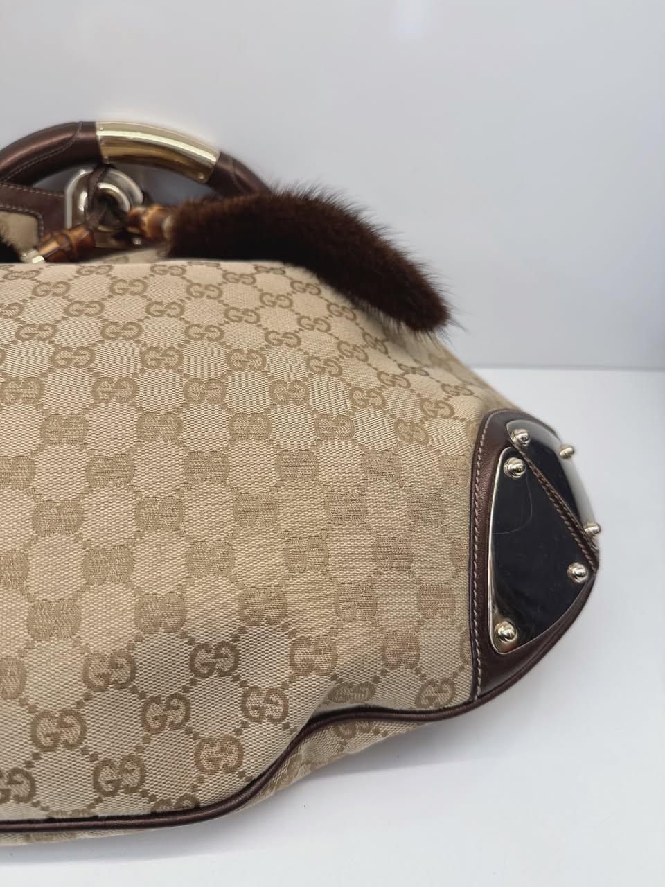 BEIGE GG CANVAS LARGE FUR TASSEL INDY HOBO BAG