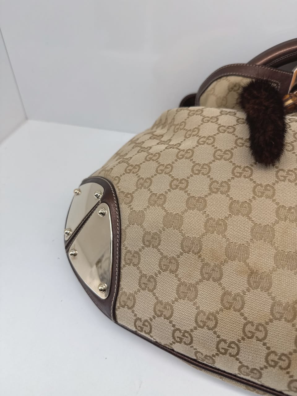 BEIGE GG CANVAS LARGE FUR TASSEL INDY HOBO BAG