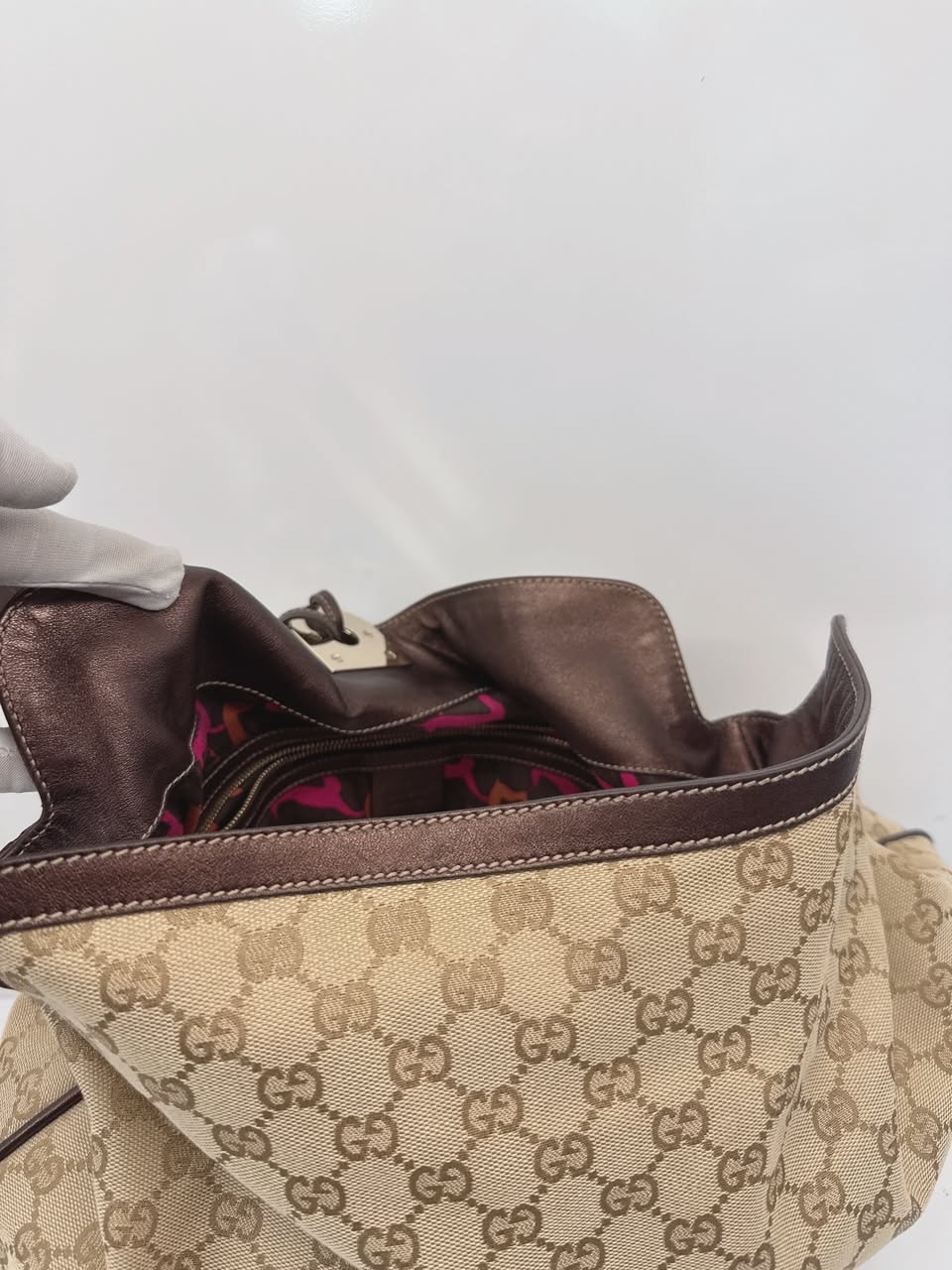 BEIGE GG CANVAS LARGE FUR TASSEL INDY HOBO BAG