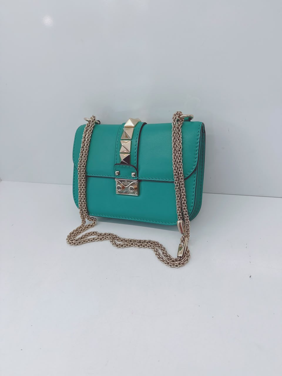 GREEN LEATHER ROCKSTUD GLAM LOCK FLAP SMALL SHOULDER BAG