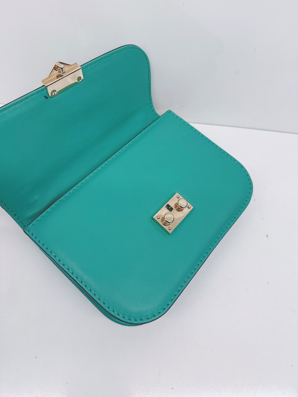 GREEN LEATHER ROCKSTUD GLAM LOCK FLAP SMALL SHOULDER BAG