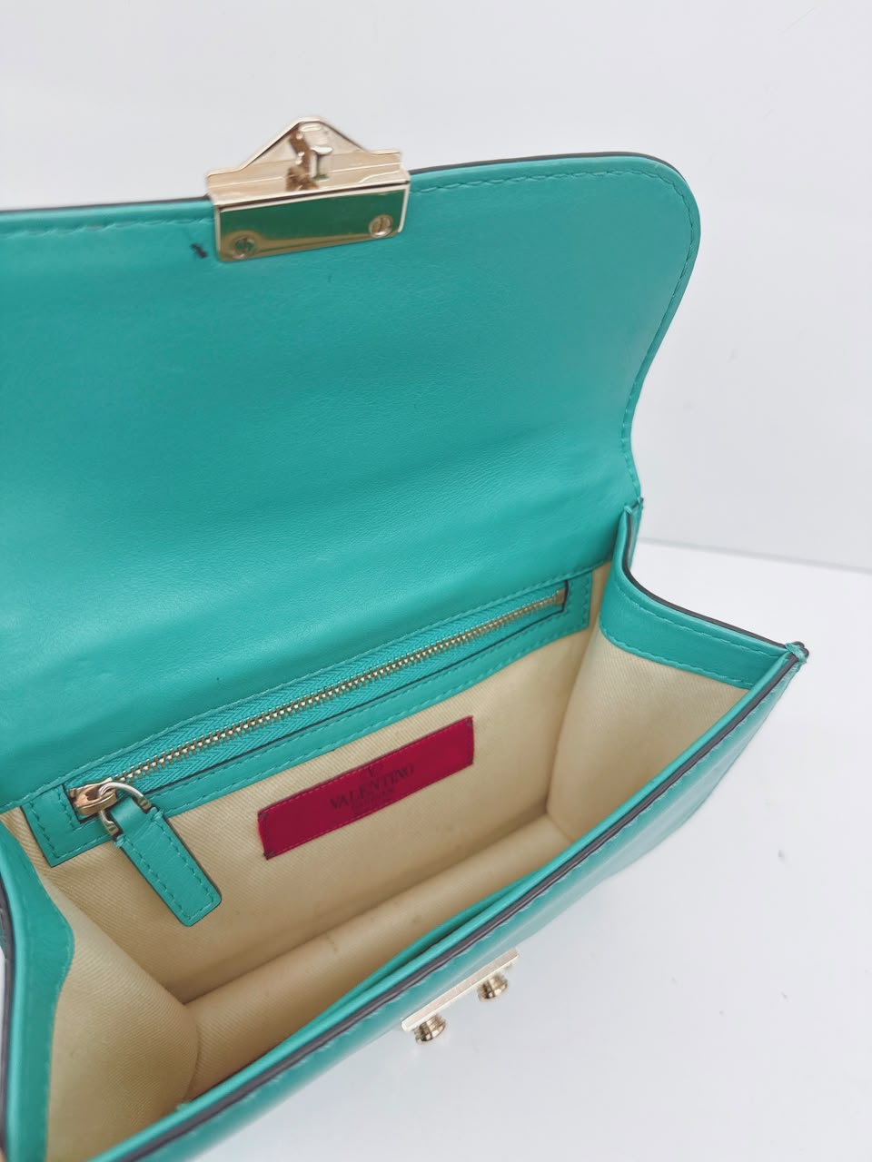 GREEN LEATHER ROCKSTUD GLAM LOCK FLAP SMALL SHOULDER BAG