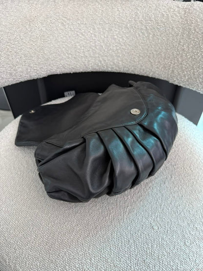 BLACK PLEATED RINGS CC FLAP SHOULDE BAG