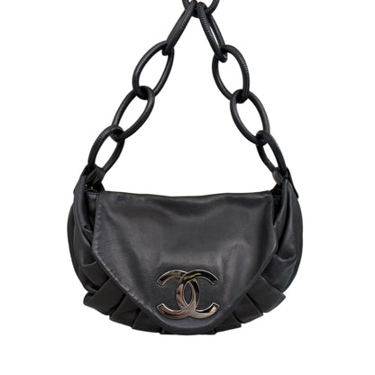 BLACK PLEATED RINGS CC FLAP SHOULDE BAG