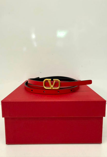 RED BLACK LEATHER REVERSIBLE NARROW V LOGO BELT 70CM