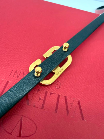 RED BLACK LEATHER REVERSIBLE NARROW V LOGO BELT 70CM