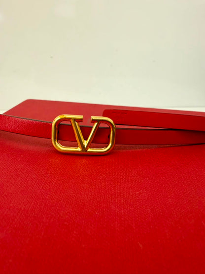 RED BLACK LEATHER REVERSIBLE NARROW V LOGO BELT 70CM