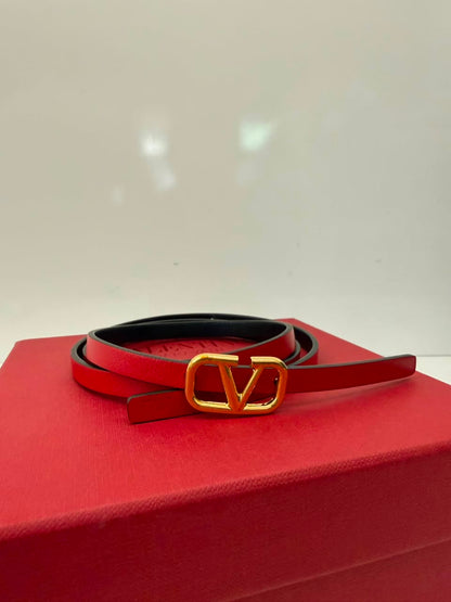 RED BLACK LEATHER REVERSIBLE NARROW V LOGO BELT 70CM