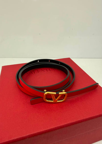 RED BLACK LEATHER REVERSIBLE NARROW V LOGO BELT 70CM