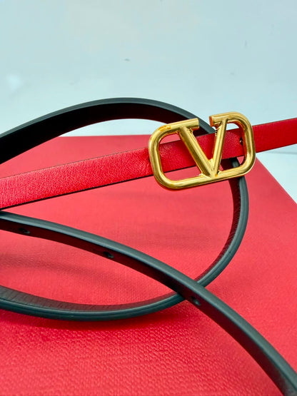 RED BLACK LEATHER REVERSIBLE NARROW V LOGO BELT 70CM