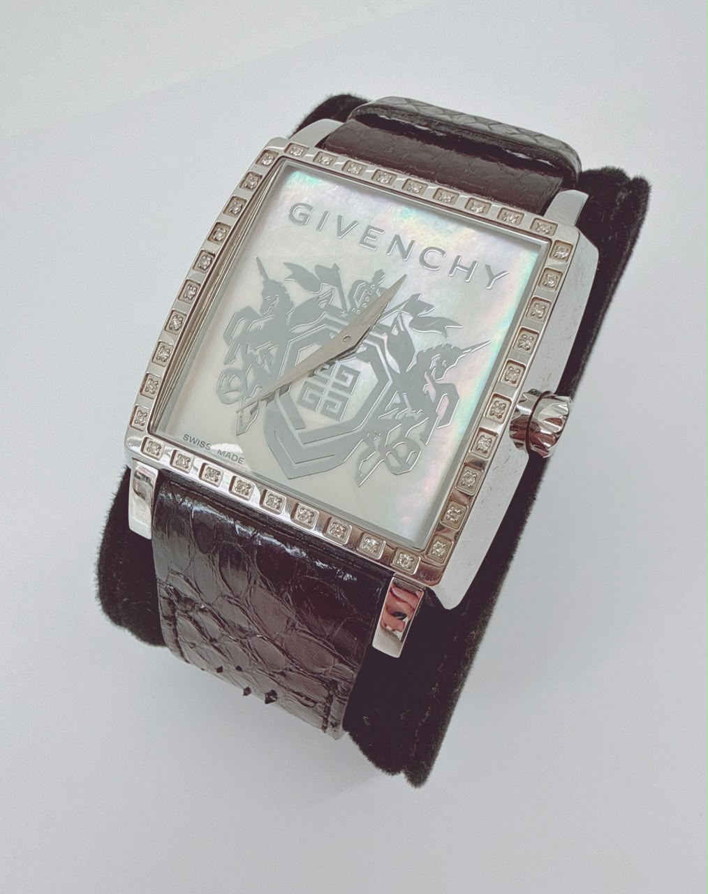 MOTHER OF PEARL STAINLESS STEEL DIAMONDS WATCH GV.5214M