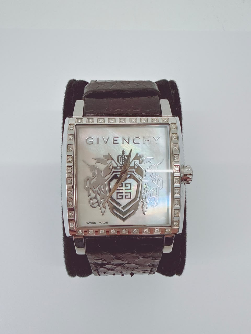 MOTHER OF PEARL STAINLESS STEEL DIAMONDS WATCH GV.5214M