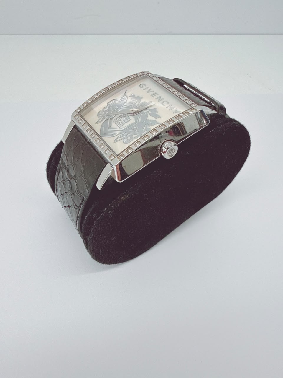 MOTHER OF PEARL STAINLESS STEEL DIAMONDS WATCH GV.5214M