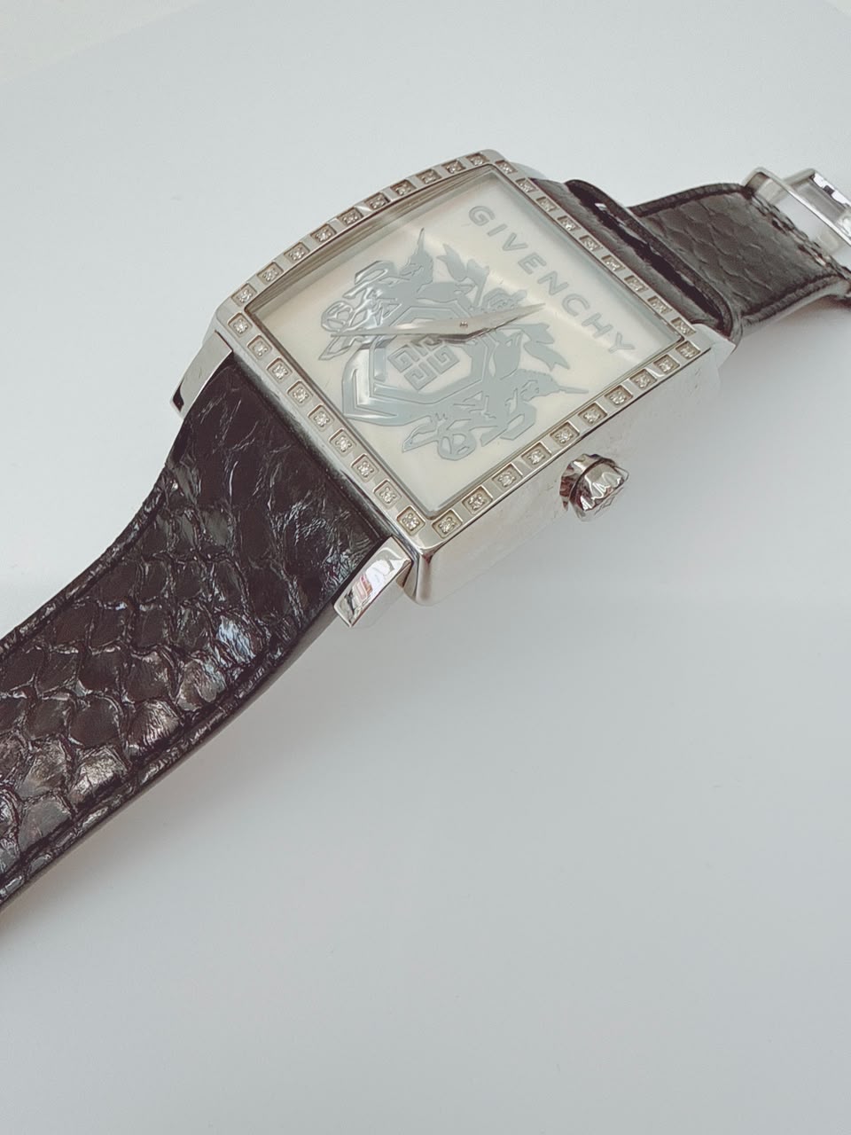 MOTHER OF PEARL STAINLESS STEEL DIAMONDS WATCH GV.5214M