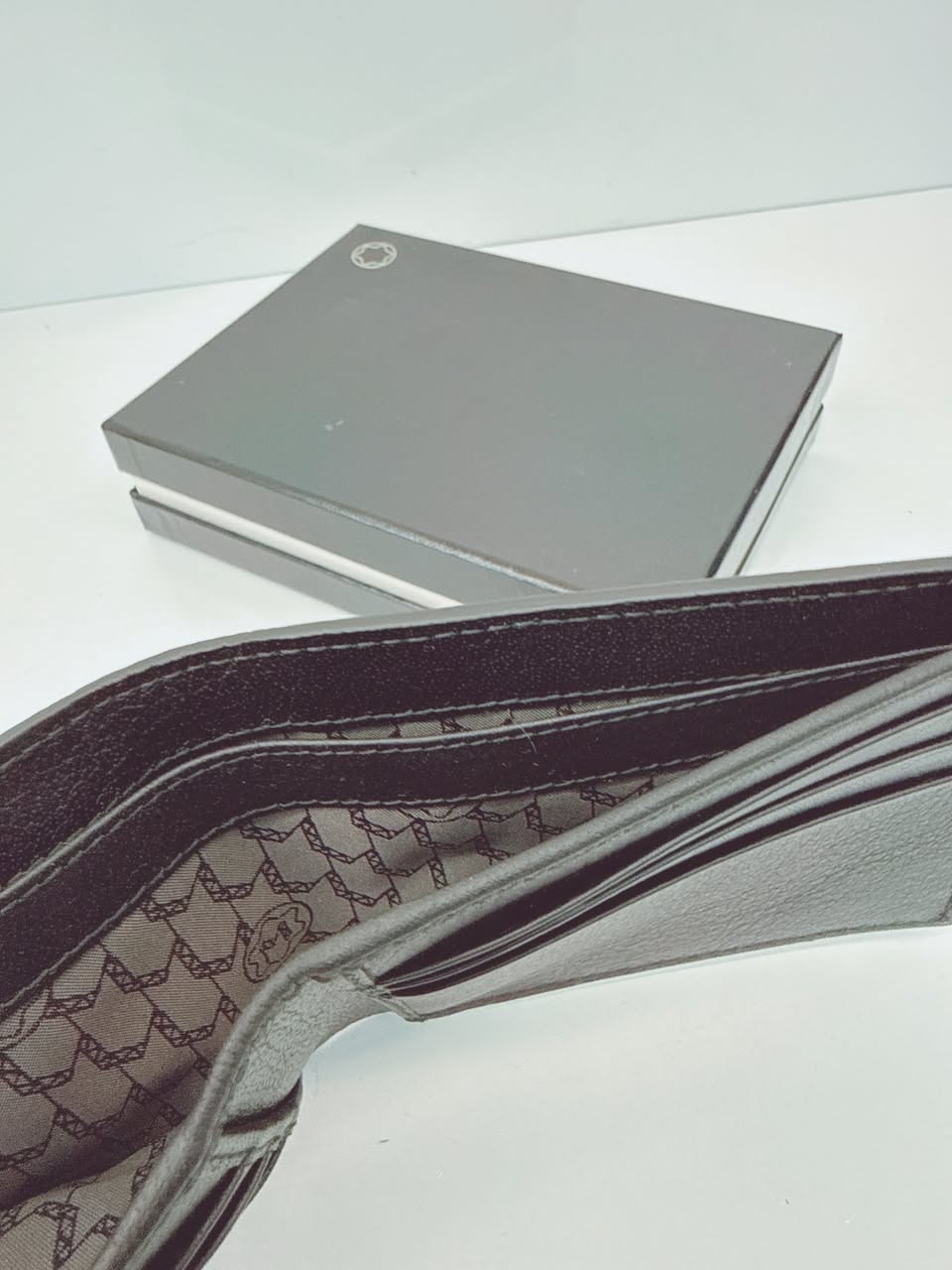 BLACK GRAIN LEATHER 6CC CLASSIC BIFOLD WALLET