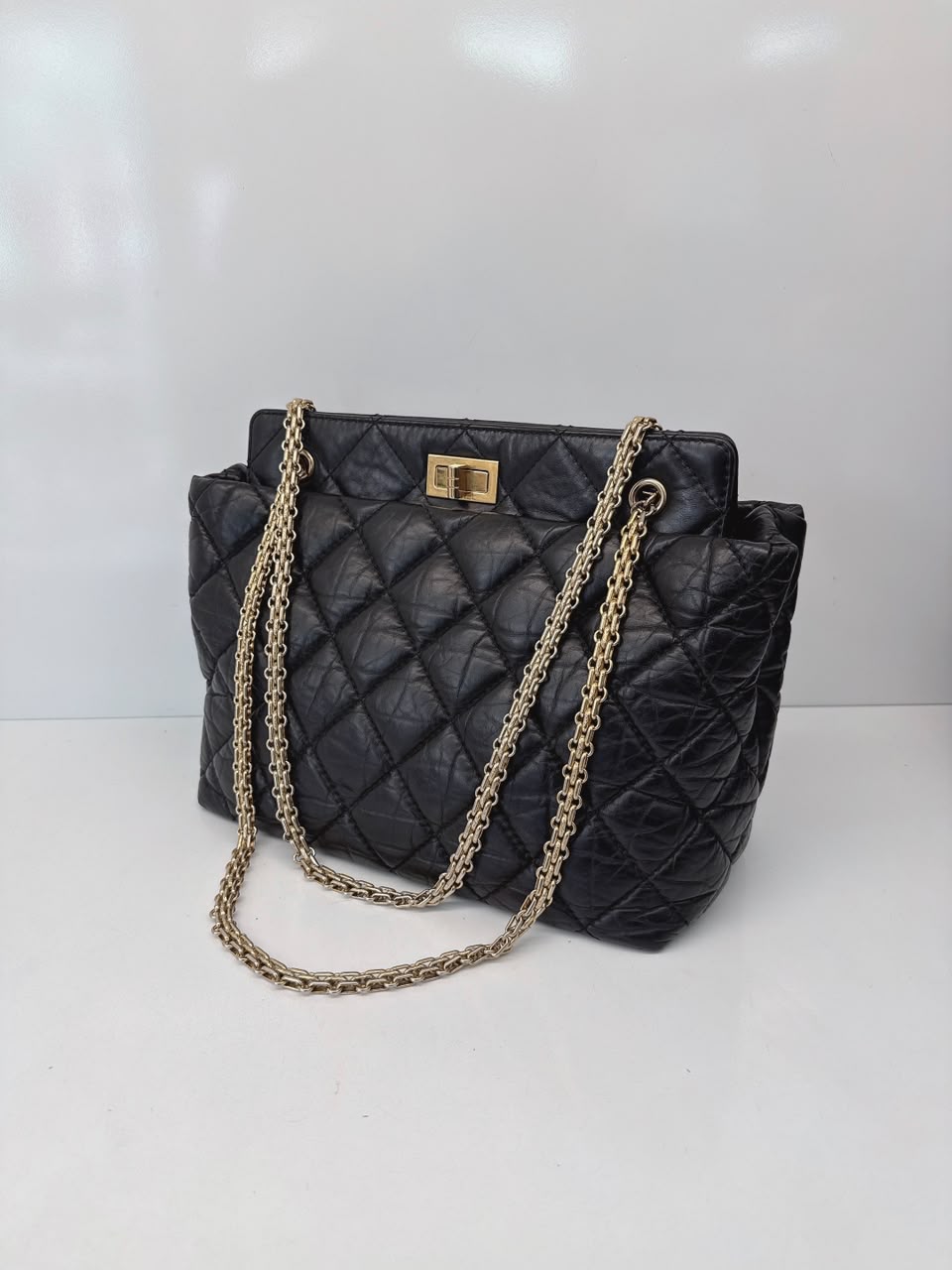 BLACK AGED CALFSKIN LEATHER 2.55 REISSUE MEDIUM TOTE BAG