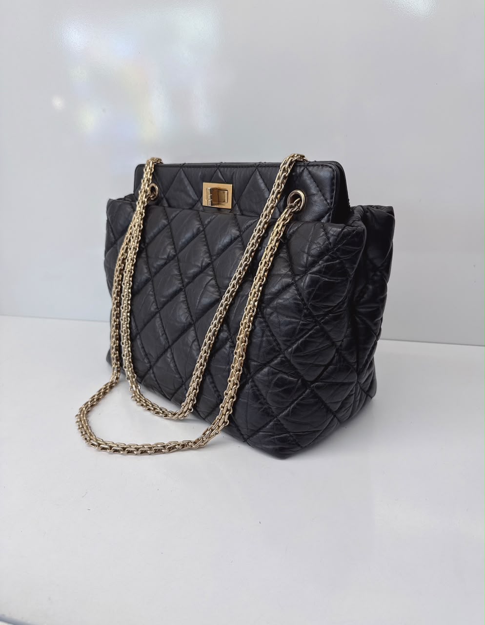 BLACK AGED CALFSKIN LEATHER 2.55 REISSUE MEDIUM TOTE BAG