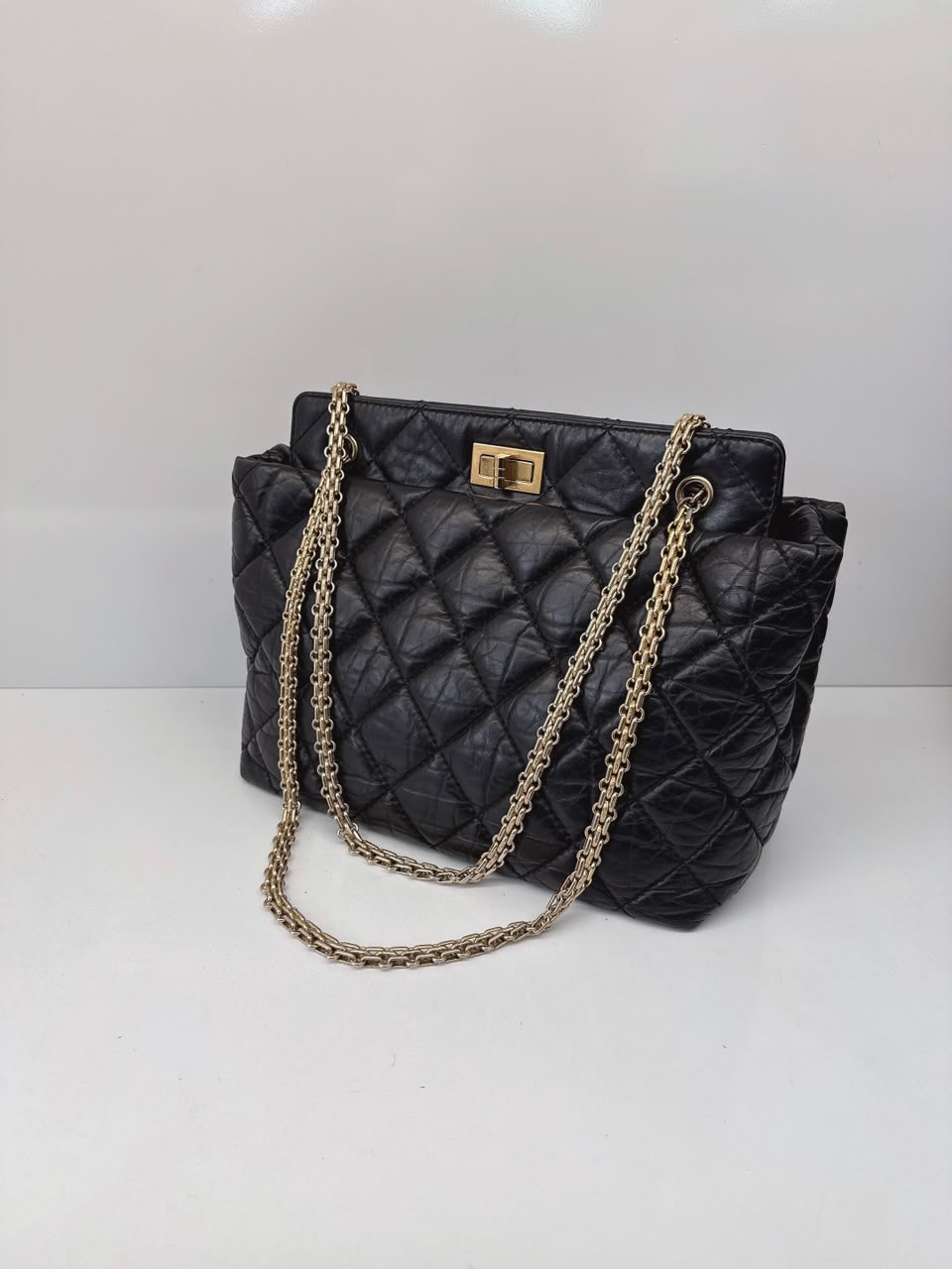 BLACK AGED CALFSKIN LEATHER 2.55 REISSUE MEDIUM TOTE BAG
