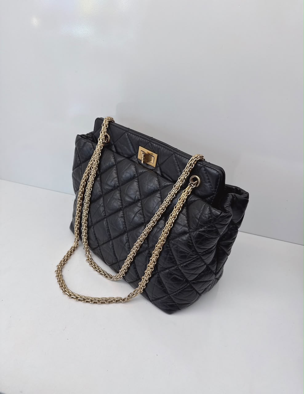 BLACK AGED CALFSKIN LEATHER 2.55 REISSUE MEDIUM TOTE BAG