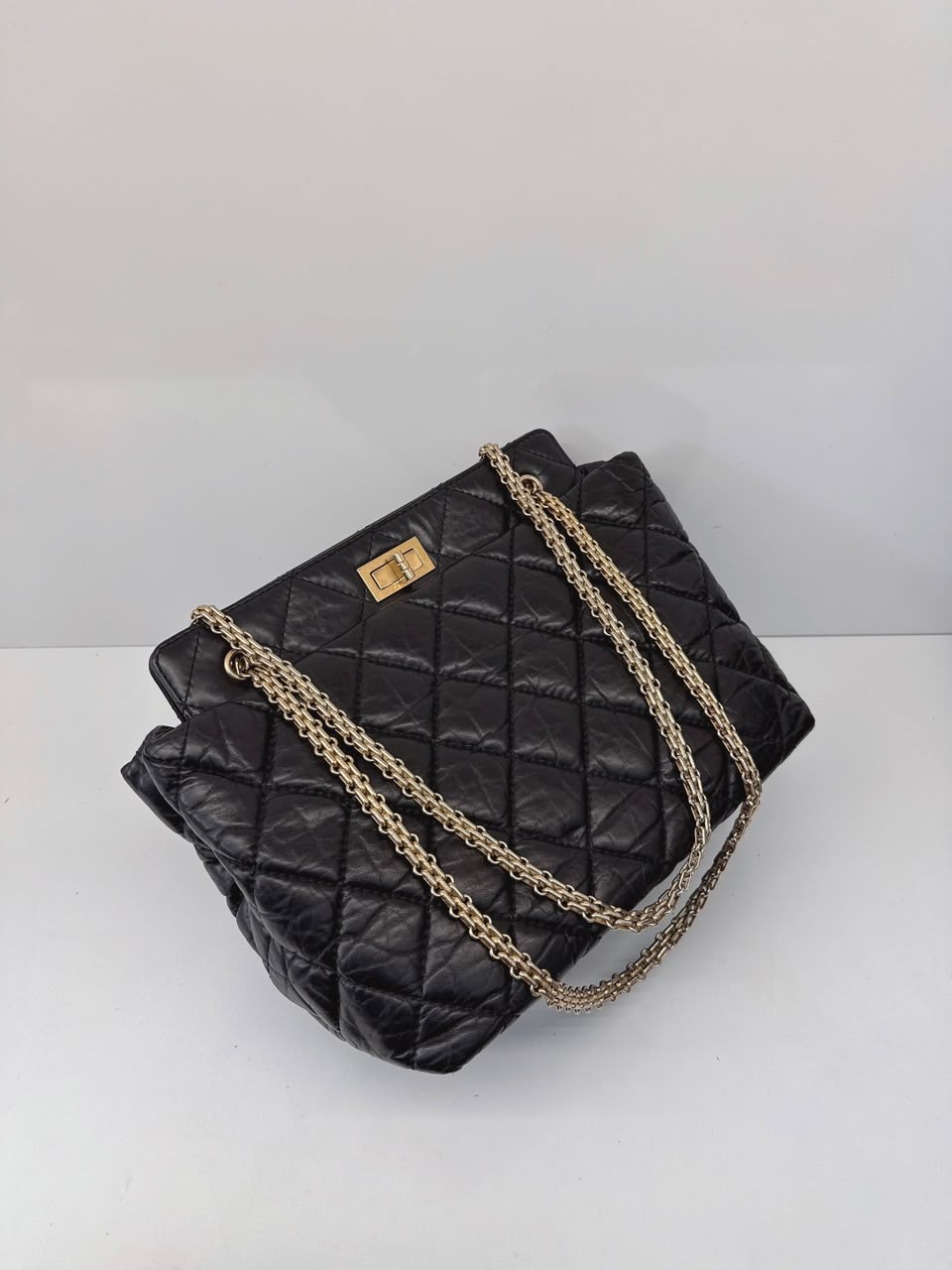 BLACK AGED CALFSKIN LEATHER 2.55 REISSUE MEDIUM TOTE BAG