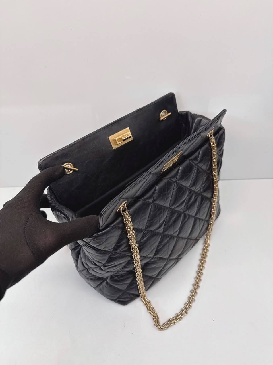 BLACK AGED CALFSKIN LEATHER 2.55 REISSUE MEDIUM TOTE BAG