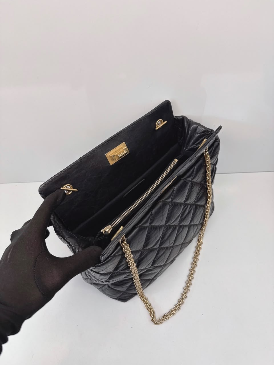 BLACK AGED CALFSKIN LEATHER 2.55 REISSUE MEDIUM TOTE BAG