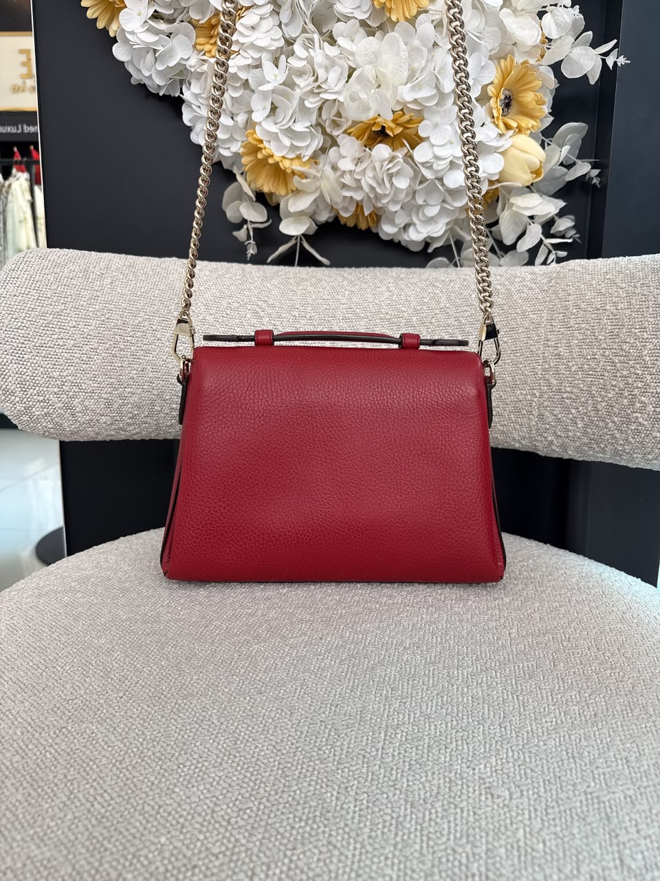 RED LEATHER INTERLOCKING TOP HANDLE SHOULDER BAG