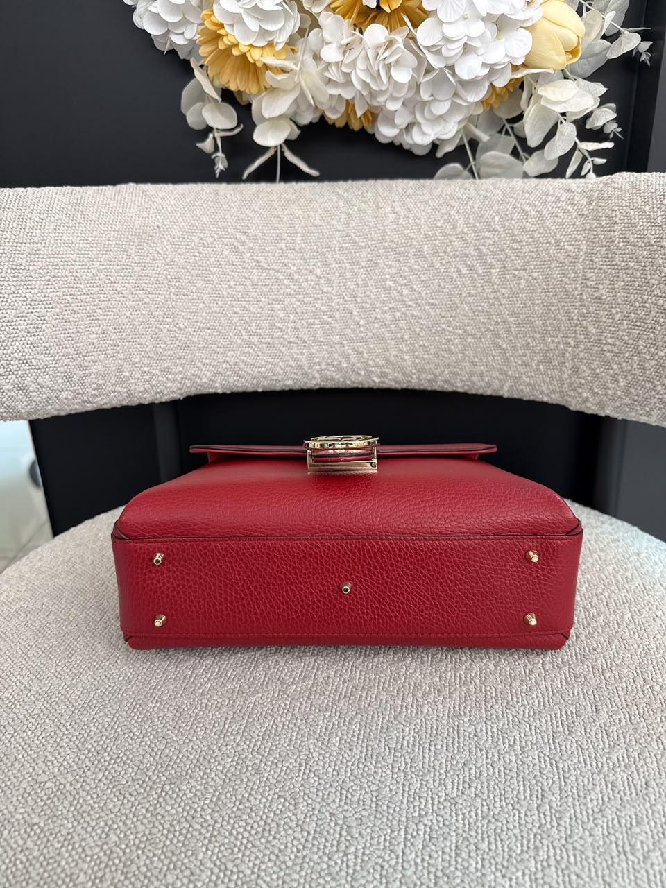 RED LEATHER INTERLOCKING TOP HANDLE SHOULDER BAG