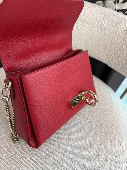 RED LEATHER INTERLOCKING TOP HANDLE SHOULDER BAG