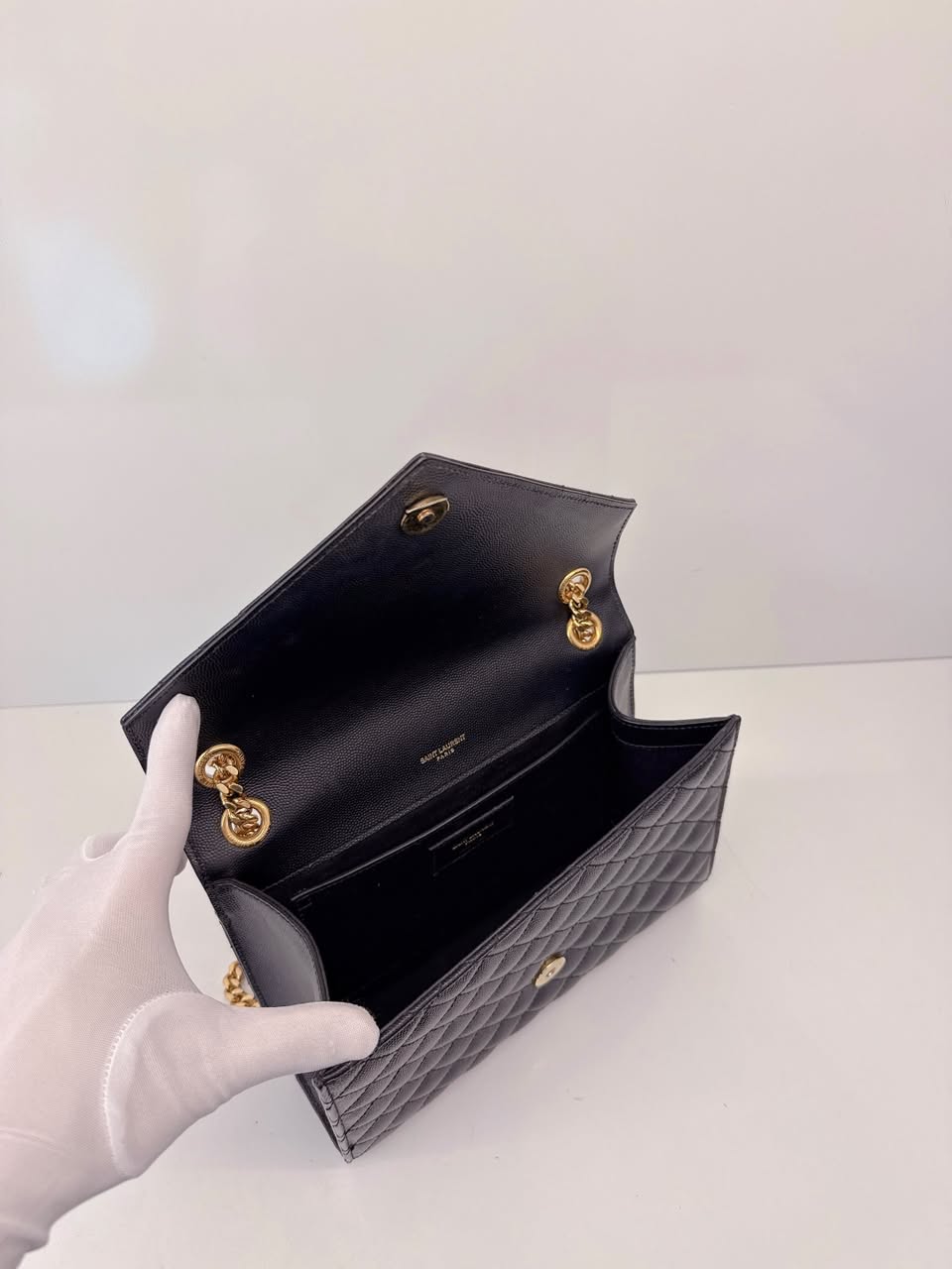 BLACK MATELASSE LEATHER MEDIUM ENVELOPE CHAIN BAG