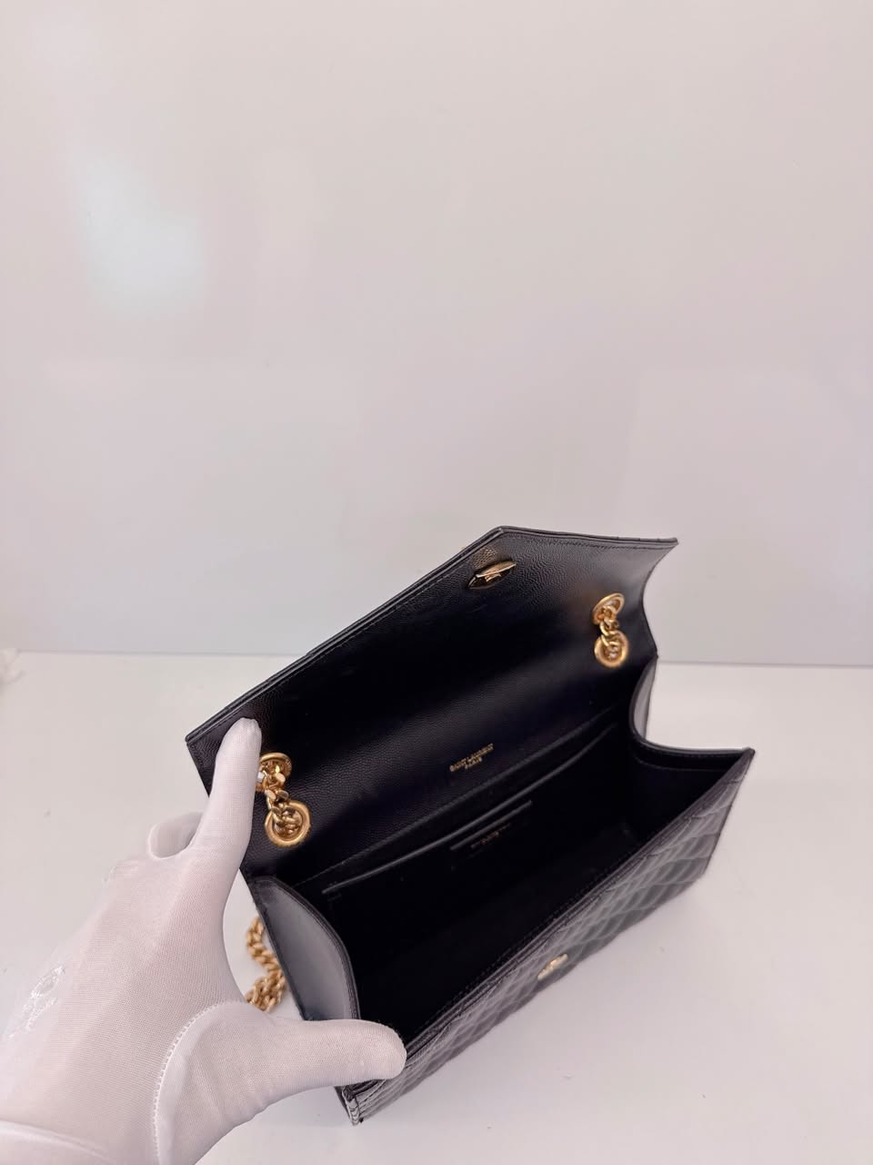 BLACK MATELASSE LEATHER MEDIUM ENVELOPE CHAIN BAG