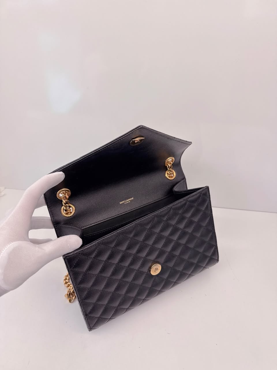 BLACK MATELASSE LEATHER MEDIUM ENVELOPE CHAIN BAG