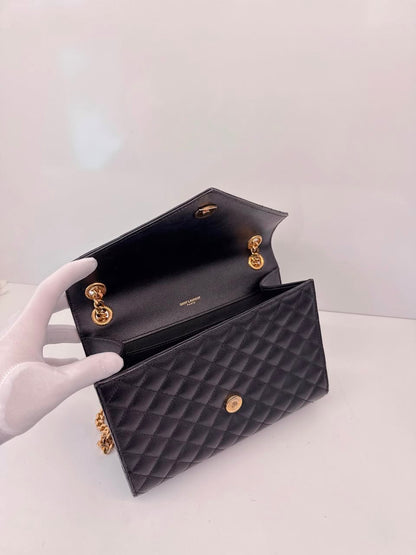 BLACK MATELASSE LEATHER MEDIUM ENVELOPE CHAIN BAG