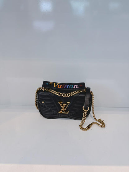 BLACK LEATHER NEW WAVE CHAIN PM BAG