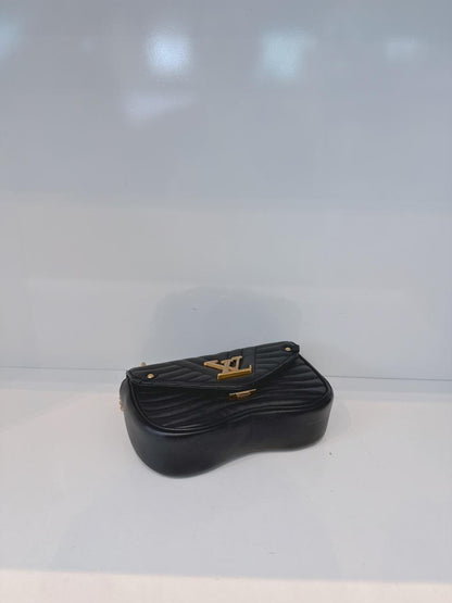 BLACK LEATHER NEW WAVE CHAIN PM BAG