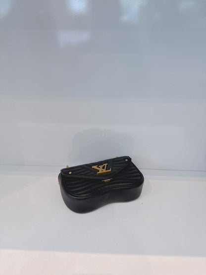 BLACK LEATHER NEW WAVE CHAIN PM BAG
