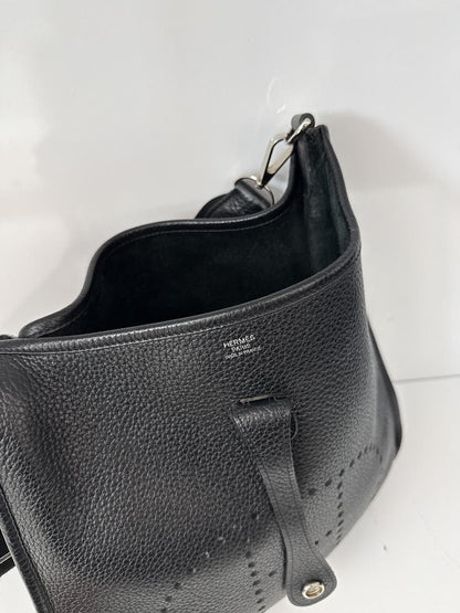 BLACK EVELYNE PM TAURILLON CLEMENCE LEATHER SHOULDER BAG