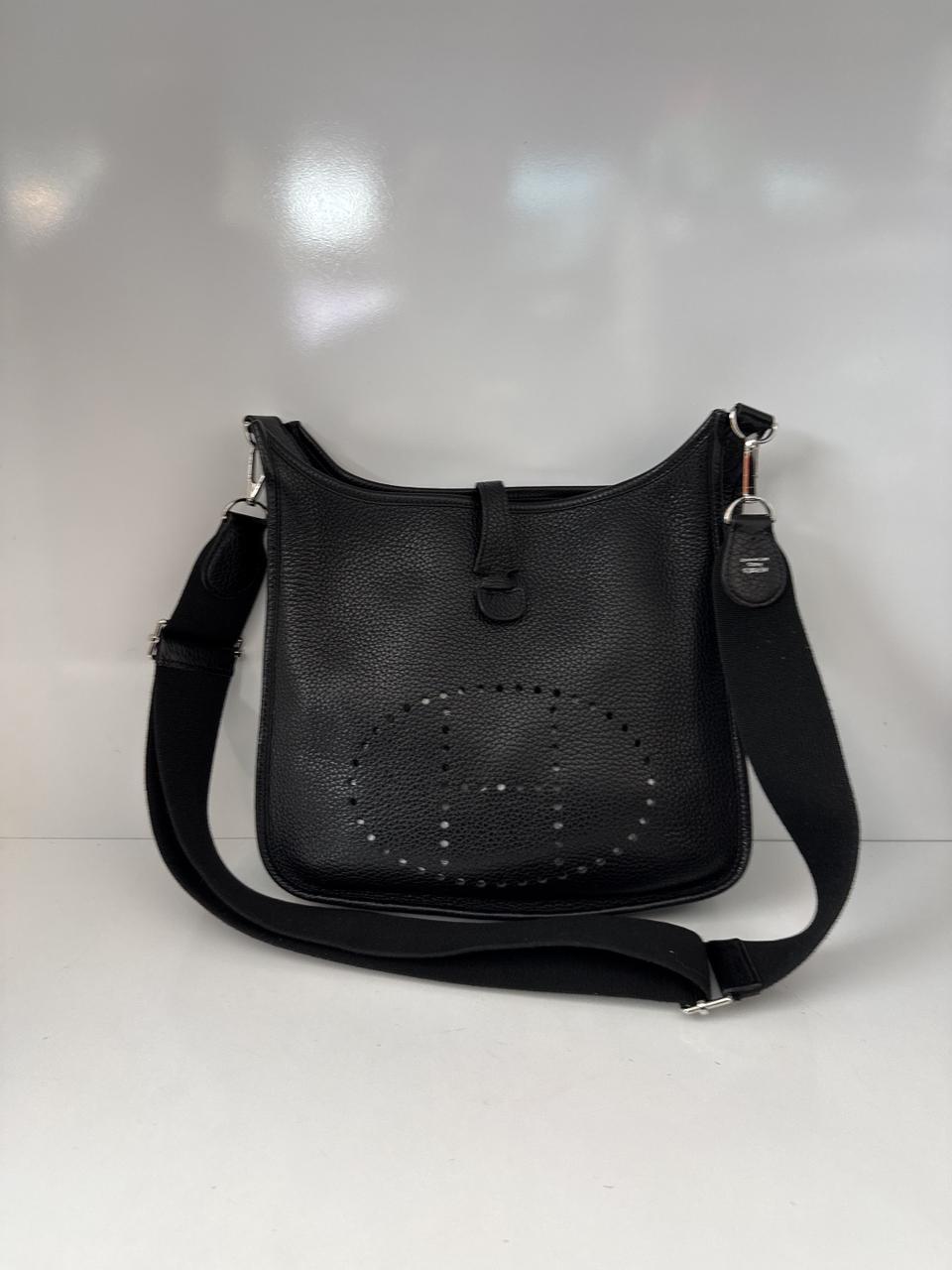 BLACK EVELYNE PM TAURILLON CLEMENCE LEATHER SHOULDER BAG