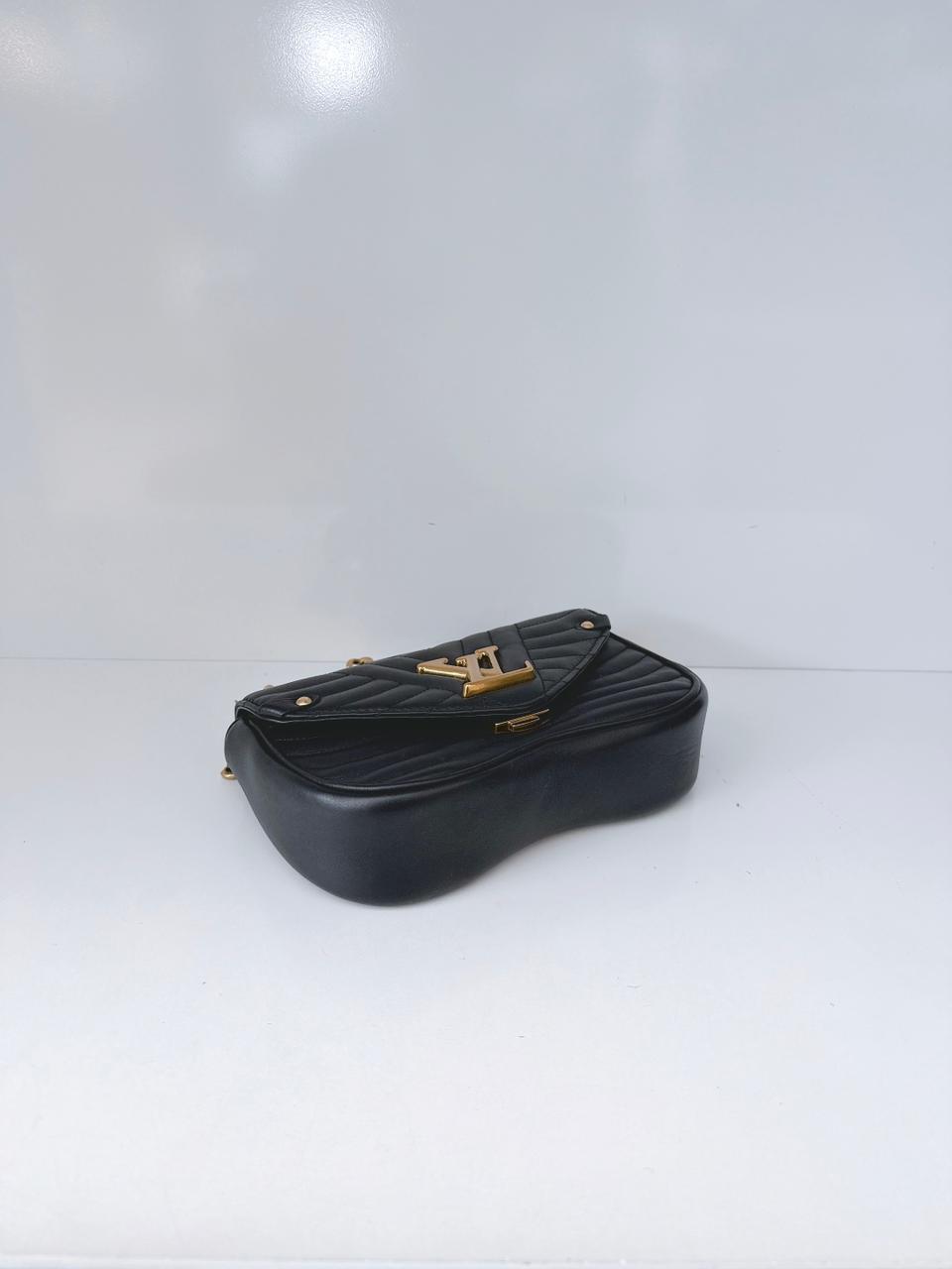 BLACK LEATHER NEW WAVE CHAIN PM BAG