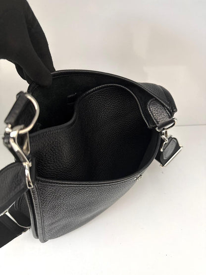BLACK EVELYNE PM TAURILLON CLEMENCE LEATHER SHOULDER BAG