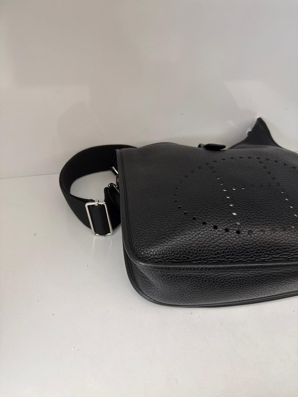 BLACK EVELYNE PM TAURILLON CLEMENCE LEATHER SHOULDER BAG